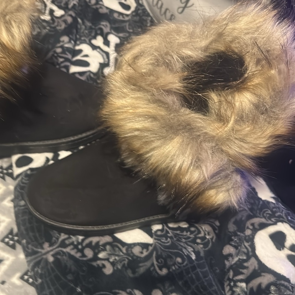Boots - Picture 3 of 3